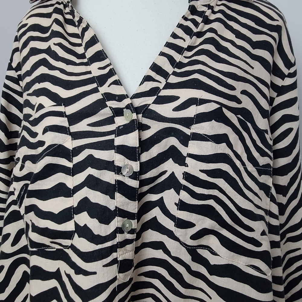 by One Zebra Print Linen Blend Blouse 1X V Neck Long Sleeve Animal Print - Picture 5 of 10